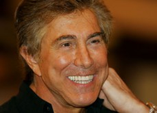Steve Wynn s'allie à Adelson contre les jeux en ligne mais obtient une licence d'opérateur Steve Wynn