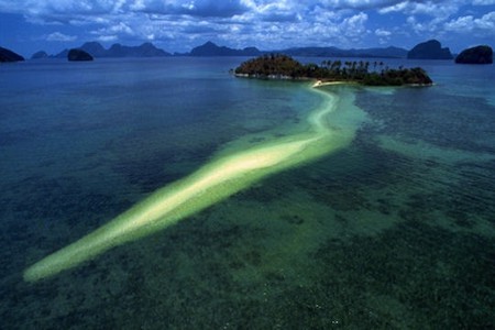 Trois hommes d'affaire s'associent aux Philippines